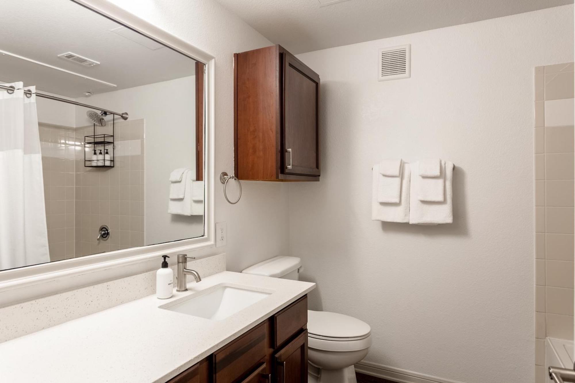 Kasa Frisco Bridges Dallas Room photo